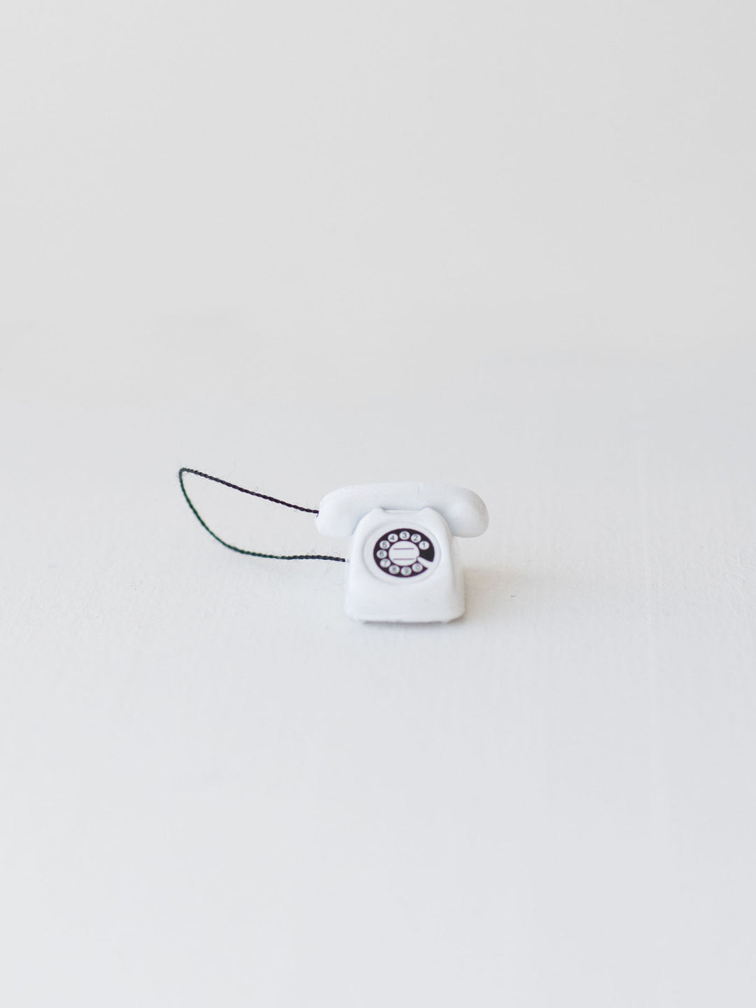 Tabletop Rotary Phone | White