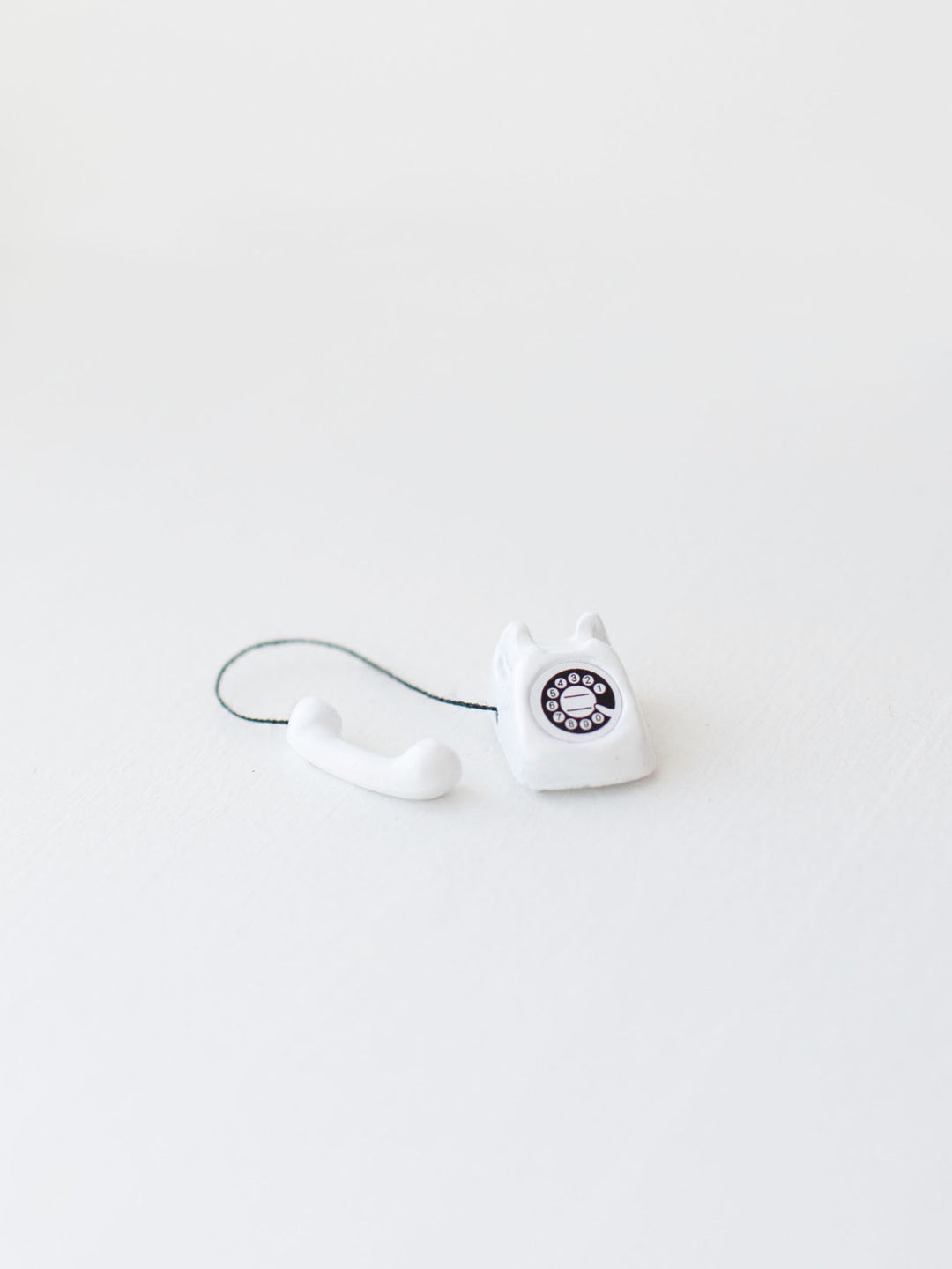 Tabletop Rotary Phone | White