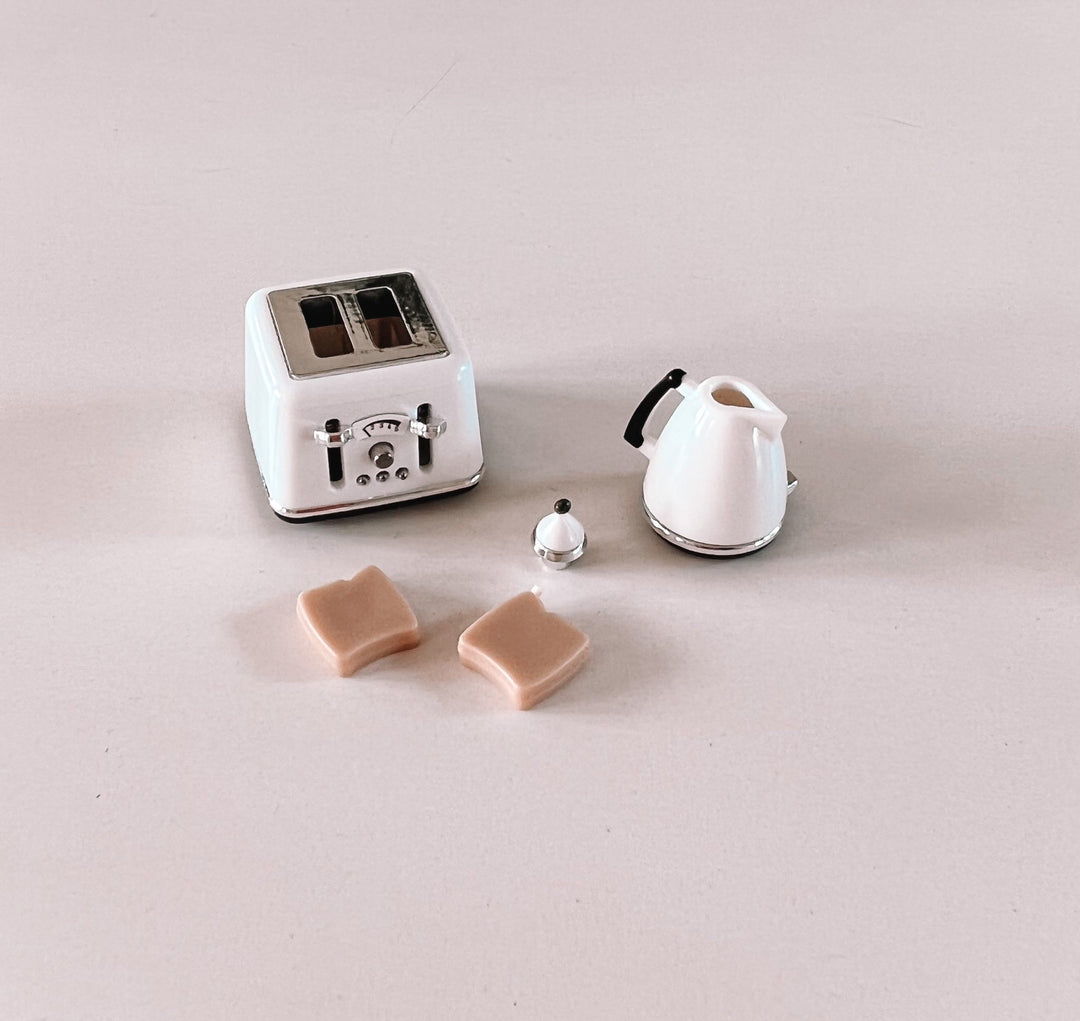 Classic Toaster + Toast | White