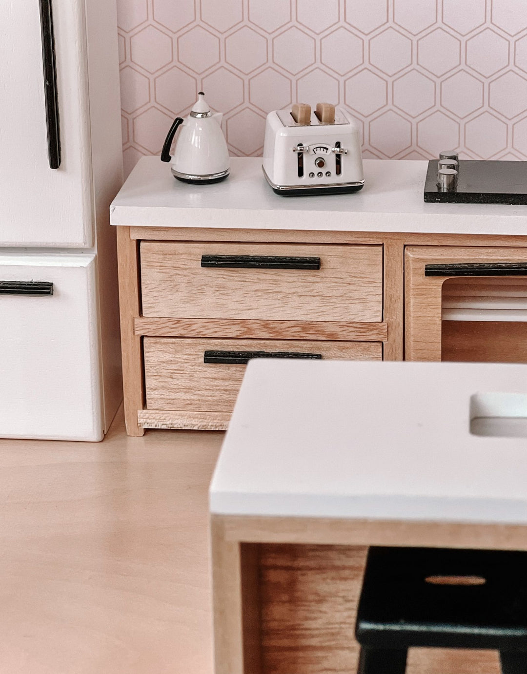 Classic Toaster + Toast | White