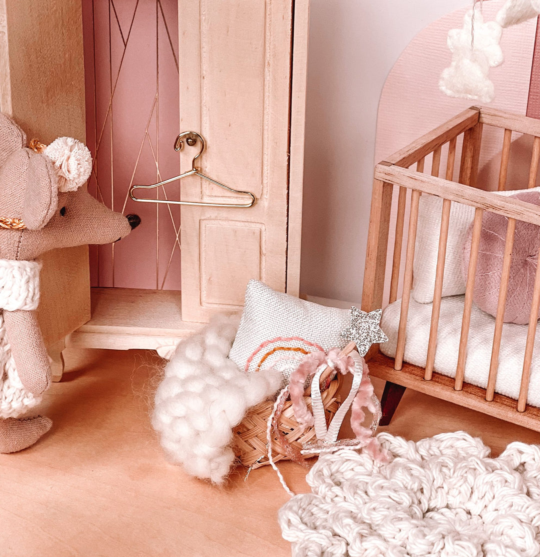 Gold Hanger Set