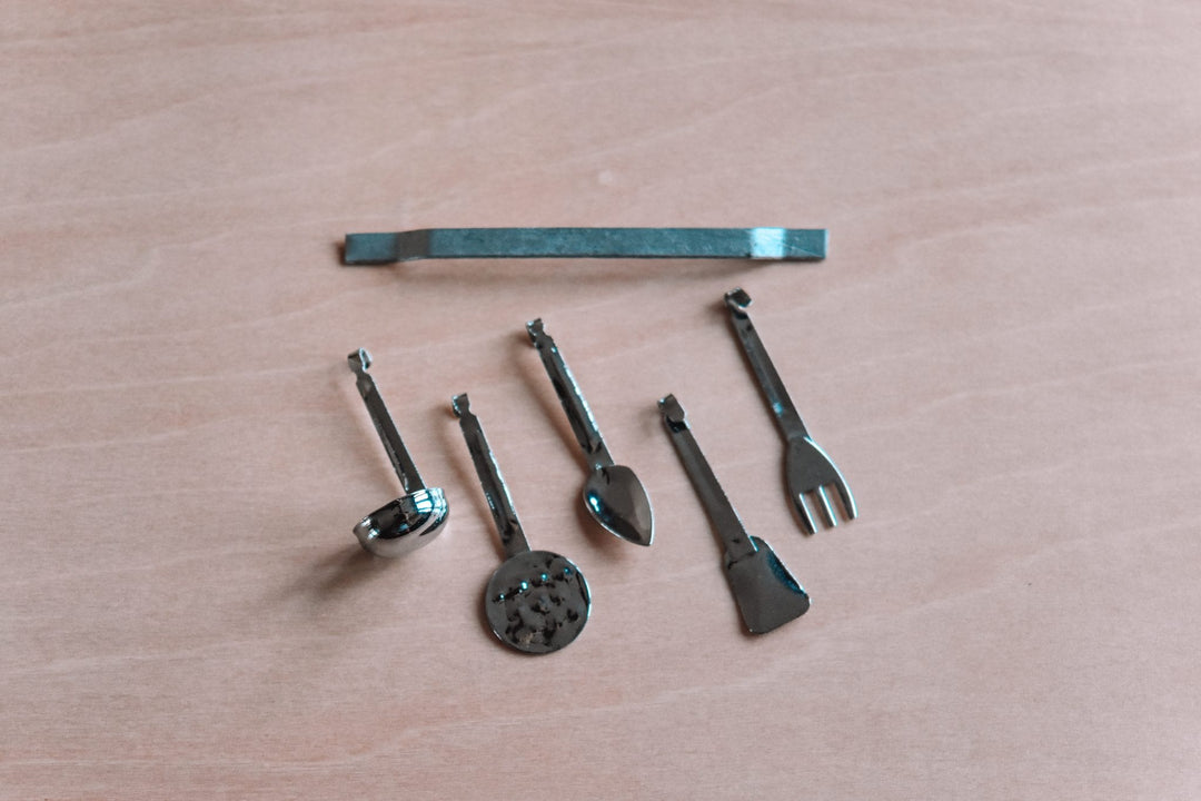 Kitchen Utensils + Rack | Silver