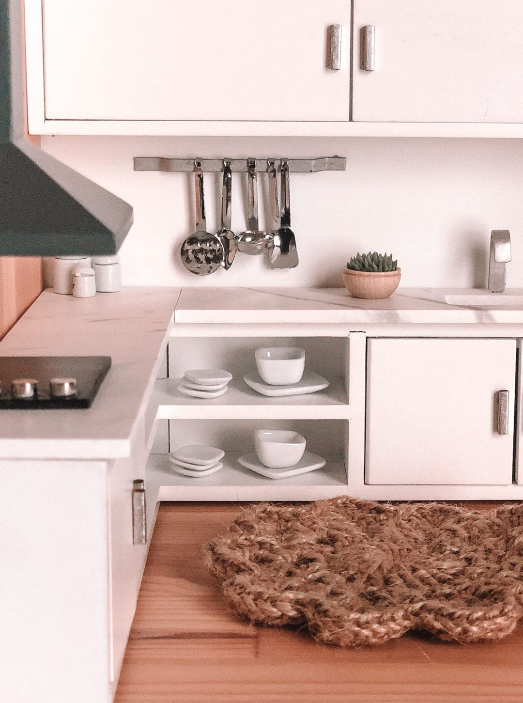 Kitchen Utensils + Rack | Silver