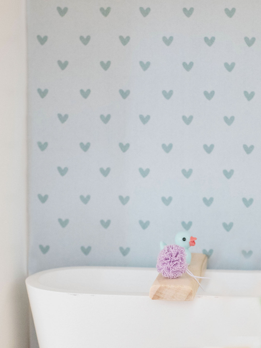 *FLAWED* Oval Soaking Bath Tub | White