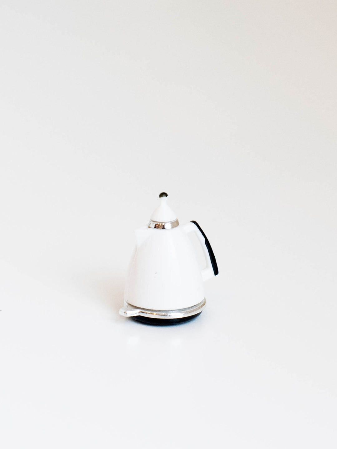 Classic Coffee Pot | White